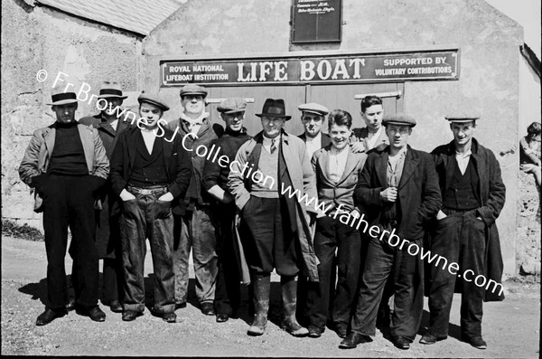 WRECK OF THE NOGI SURVIVORS AND CREW OUTSIDE LIFEBOAT HOUSE